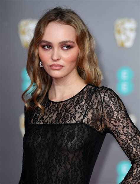 lily-rose depp sexy pics|8 331 photos et images haute résolution de Lily Rose。